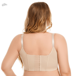 Poitrine rehaussée pour une silhouette valorisée