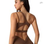 Soutien-gorge asymétrique pour un maintien efficace
