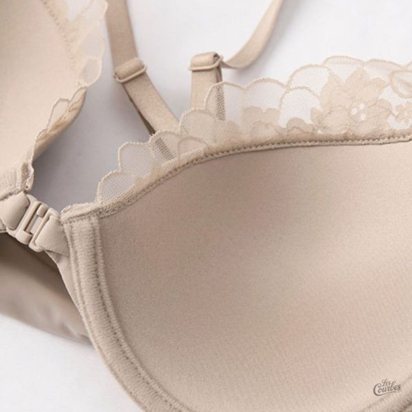 Soutien-gorge élégant à dentelle et ouverture frontale