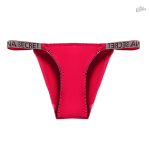 String avec strass, alliant confort et style