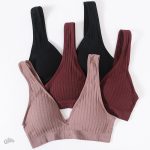 Soutien-gorge plongeant offrant un maintien discret
